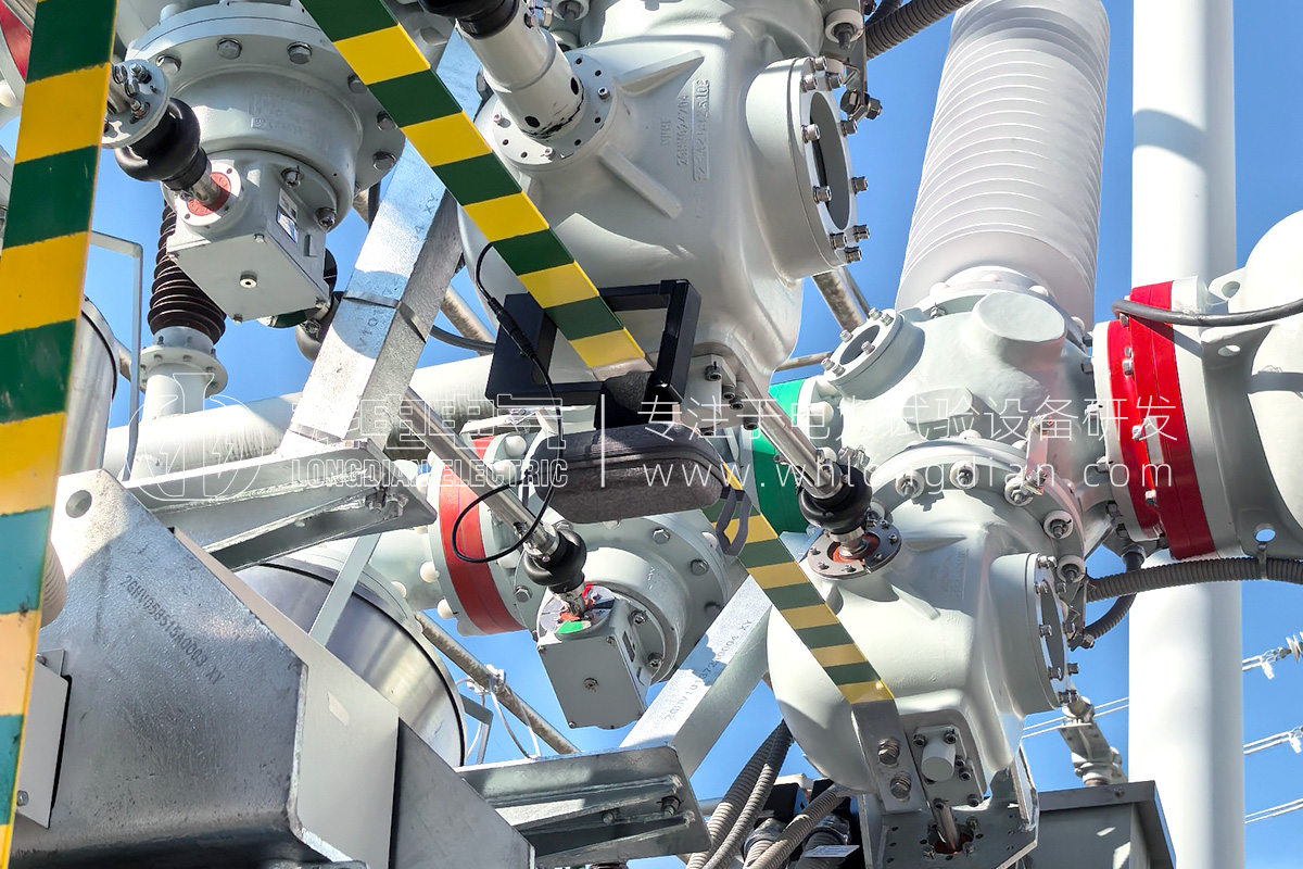 告別繁瑣收放線(xiàn)！武漢龍電電氣新一代無(wú)線(xiàn)雙端接地高壓開(kāi)關(guān)綜合特性測(cè)試儀革新上市